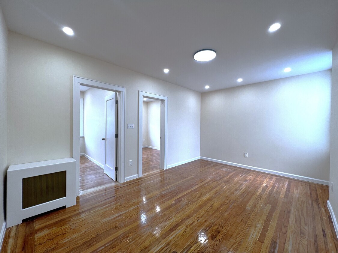 10309 Metropolitan Ave, Queens, NY 11375 Townhome Rentals in Queens