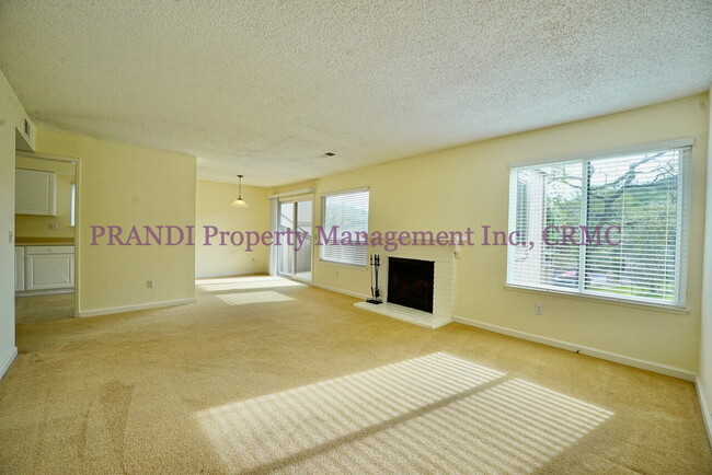 Building Photo - Convenient Novato Apartment with Great Nat...