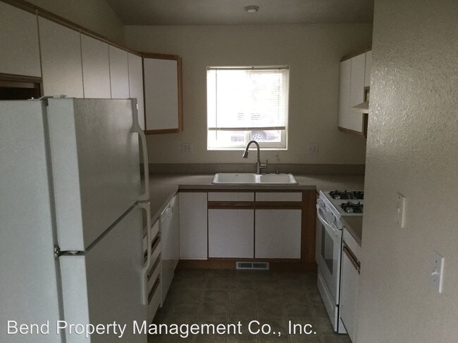 Foto del edificio - 61438 Brookswood Blvd