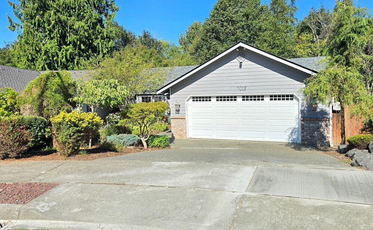 Primary Photo - Arlington 3 Bedroom 2 Bath Available Now