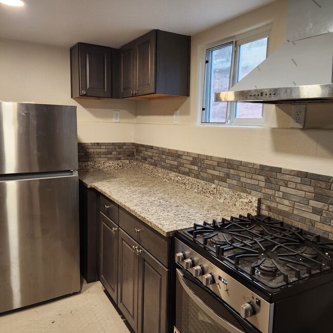 Building Photo - ONE BEDROOM ON THE RANCH! CLOSE TO SHOPPIN...
