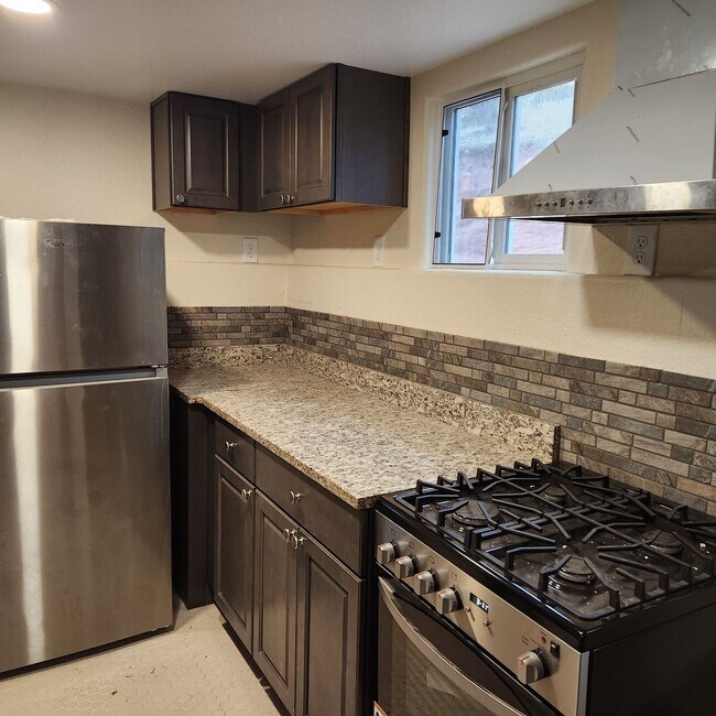 Foto del edificio - ONE BEDROOM ON THE RANCH! CLOSE TO SHOPPIN...
