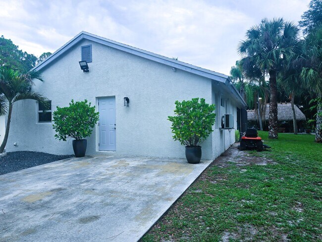 Building Photo - 17224 90th St N
