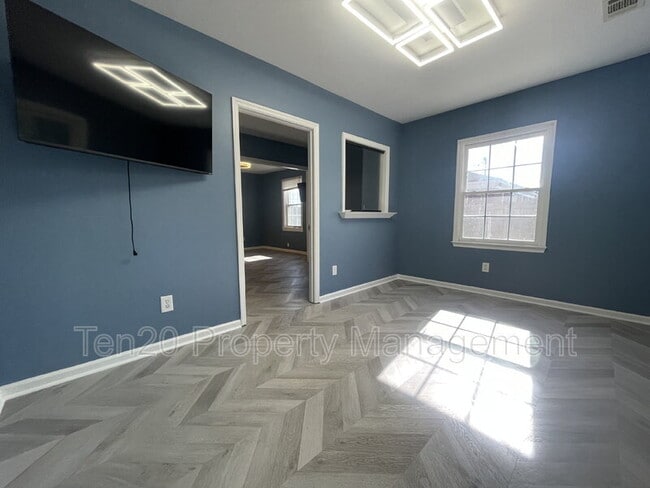 Foto del edificio - 4741 Armour Rd