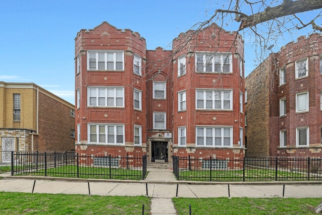 Building Photo - 7920 S Honore St