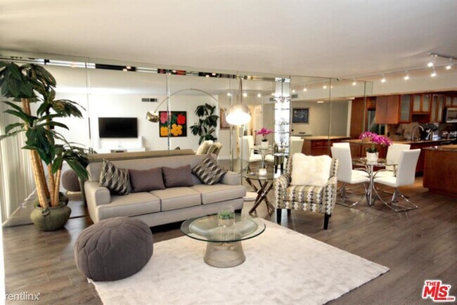 Foto del edificio - 4267 Marina City Dr