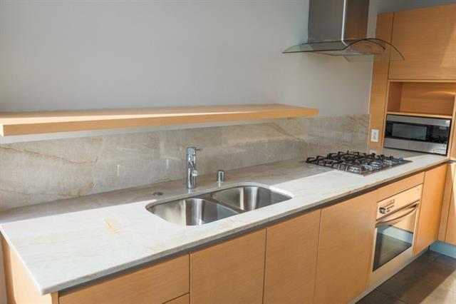 Foto del edificio - 2430 Victory Park Ln
