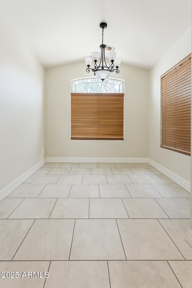 Foto del edificio - 23993 W Pecan Rd