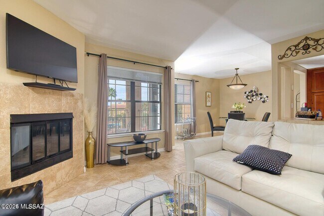 Foto del edificio - 6651 N Campbell Ave