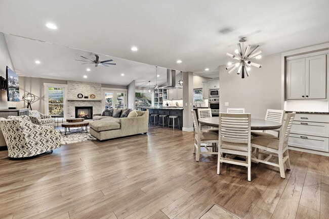 Building Photo - 3225 N Kings Cross