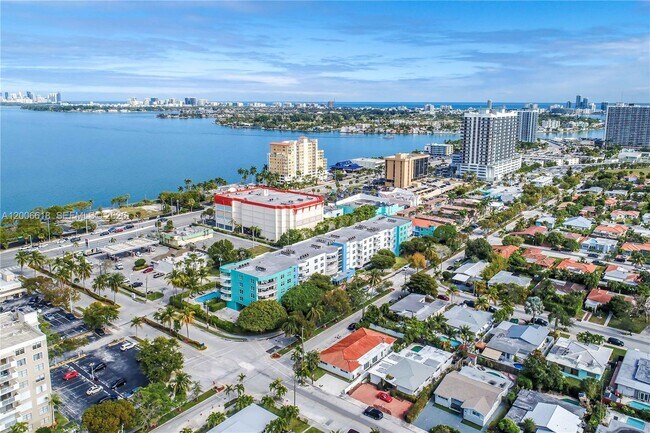 Foto del edificio - 1555 N Treasure Dr