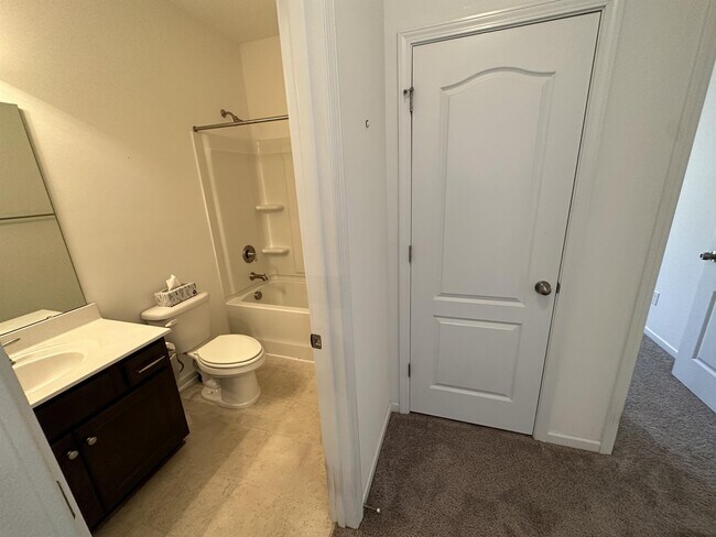 Building Photo - 505 Slate Ct