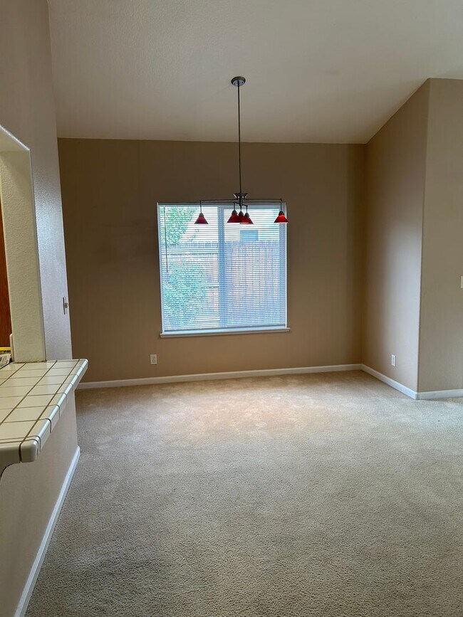 Building Photo - Home in Eaton Village!