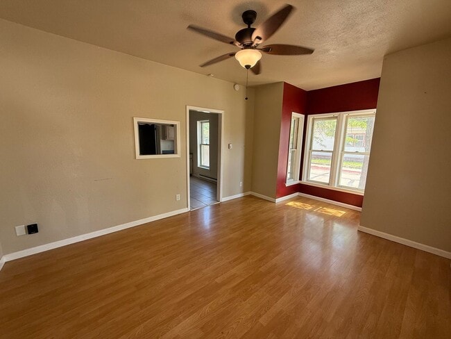 Foto del edificio - Two Bedroom, One Bathroom Home!