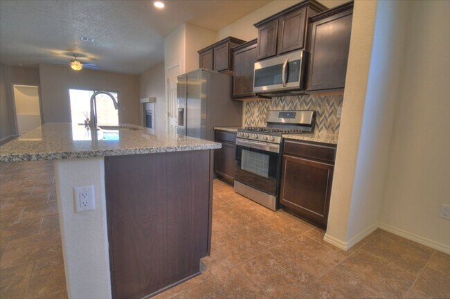 Building Photo - RIo Rancho at it BEST !!!