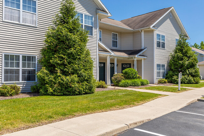 Building Photo - WoodsEdge Apartments