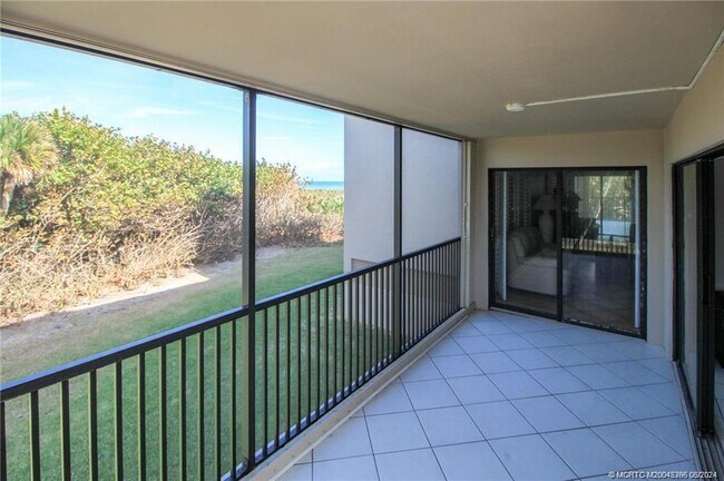 Building Photo - 2641 NE Ocean Blvd