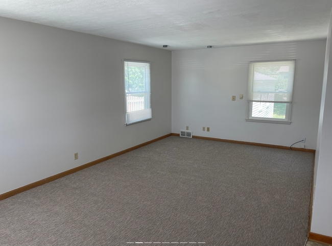 Building Photo - Charming 3 Bedroom In The Westside District!!