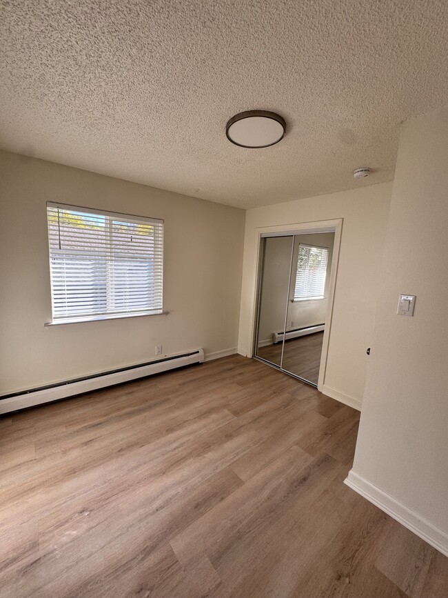 Foto del edificio - 736 Bennett Ave