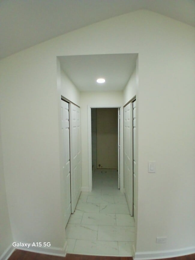 Building Photo - 1150 Regency Dr