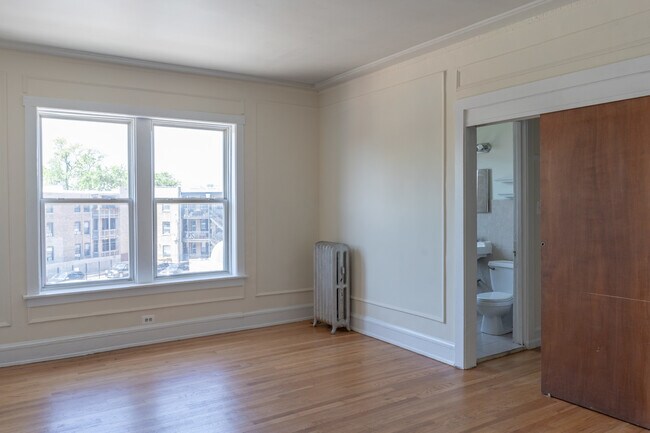 Photo - 2712 N Milwaukee Ave Apartment