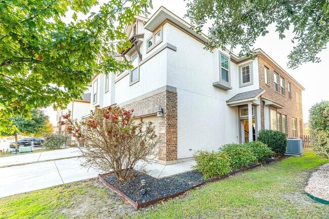 Foto del edificio - 2212 Dillon Pond Ln