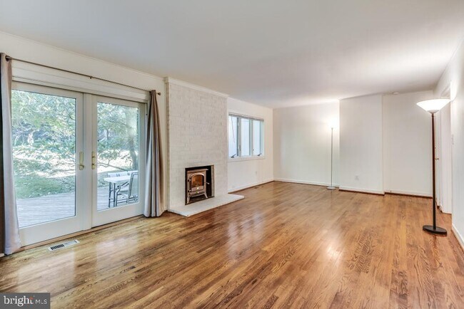 Foto del edificio - 7220 Vistas Ln