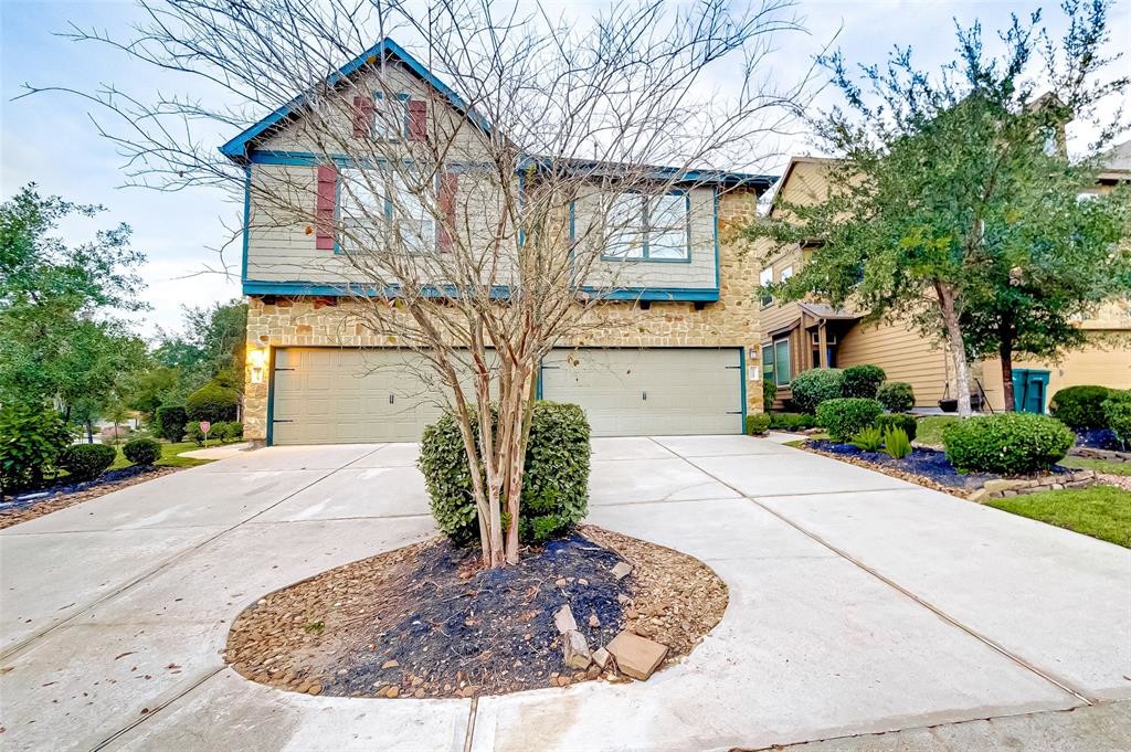 129 Cheswood Manor Drive, The Woodlands, TX 77382 Condo for Rent in