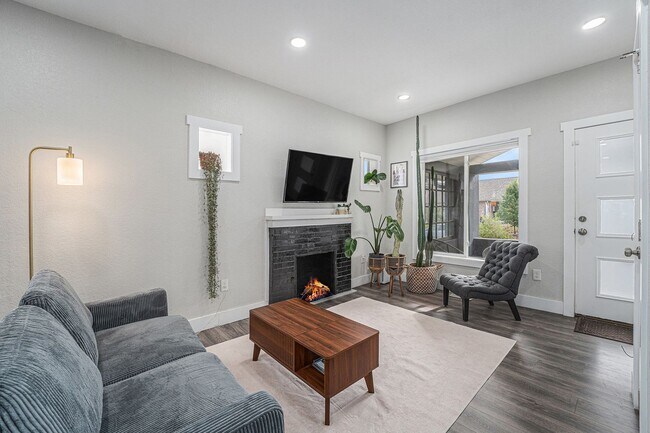 Foto del edificio - Gorgeous 2 Bed 2 Bath Half-Duplex in South...