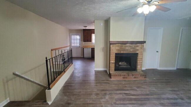 Foto del edificio - 1170 Kings Mill Run N