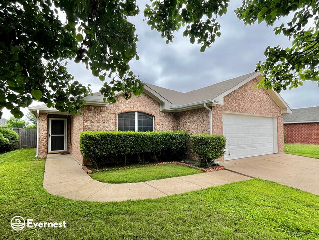 Building Photo - PROMO!!! $250 Admin Fee Waived !! Gorgeous...