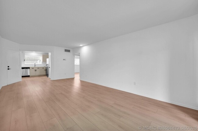 Building Photo - 91 Willow Rd