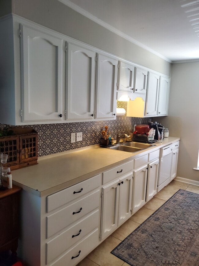 Building Photo - 15346 Crystal Dr