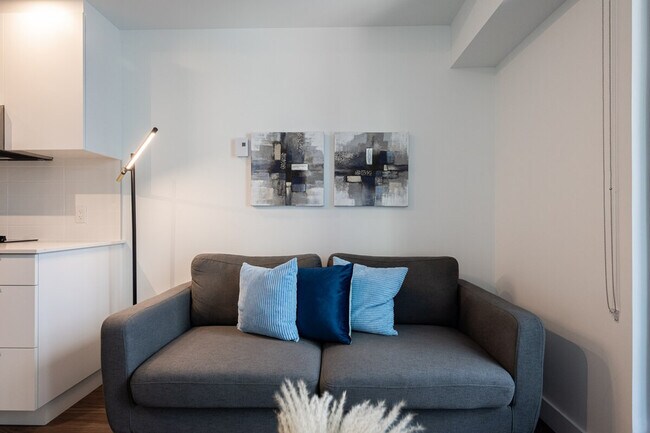 Photo du bâtiment - 665 Rue Versailles