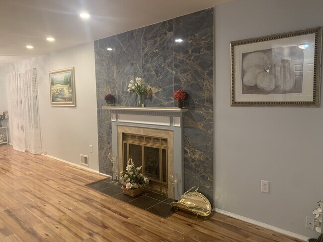 Foto del edificio - 227 Lindsey Ct