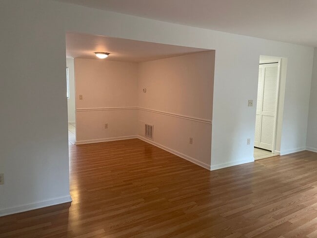 Foto del edificio - Broadneck Schools! End unit Townhome in Wa...