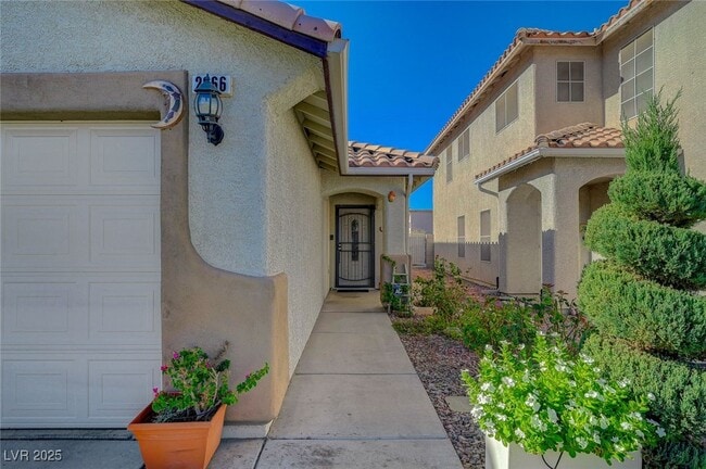 Building Photo - 2066 Dragonslayer Ave