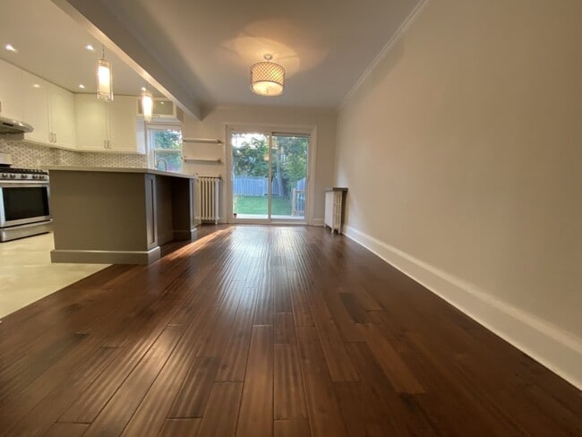 Building Photo - 22 Lorindale Ave
