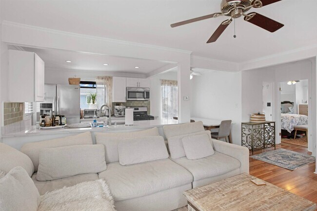 Foto del edificio - Coronado Village - Unfurnished 1 Bedroom D...
