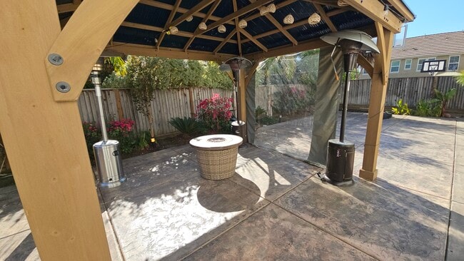 Foto del edificio - 6 Farentino Ct