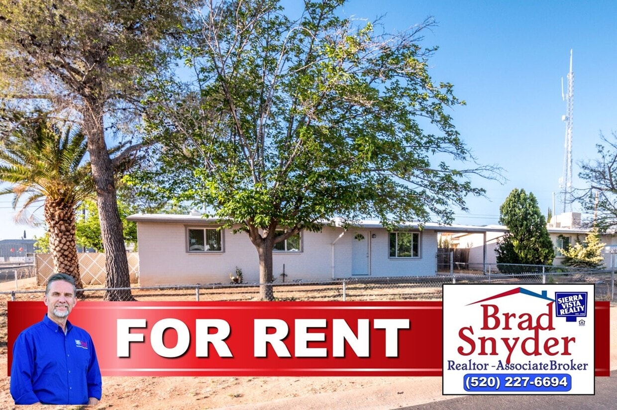 Primary Photo - Updated 3 Bedrooms Home with Central A/C!!