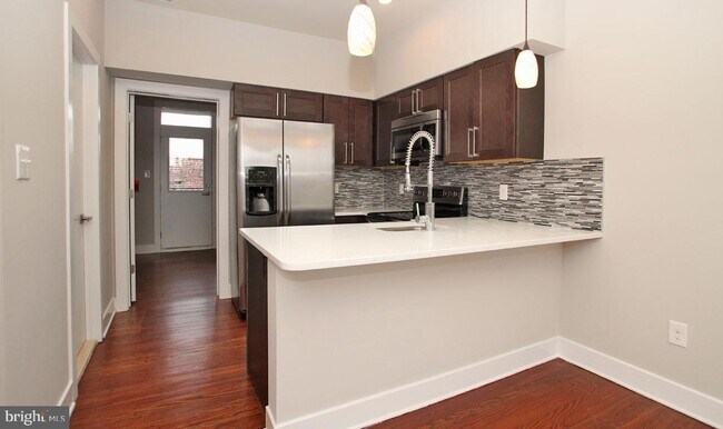 Foto del edificio - 400 S 45th St