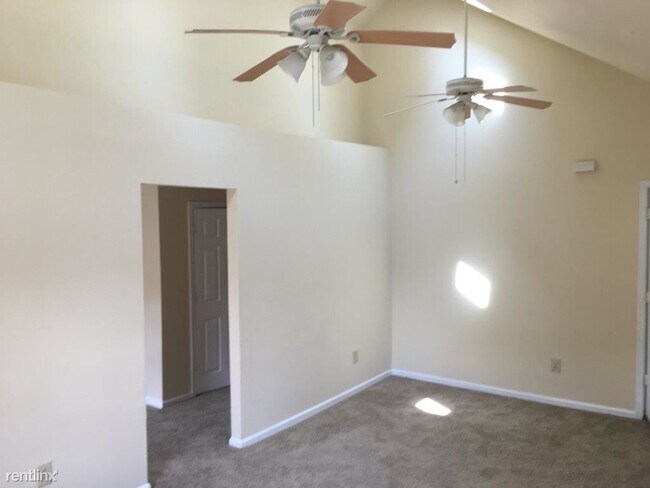 Building Photo - 3 br, 2 bath House - 948 Wolcott Ave