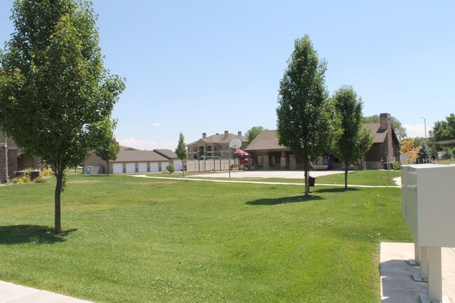 Building Photo - 825 S 90 E