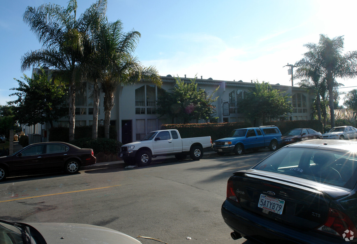 Primary Photo - French Quarter Apartments