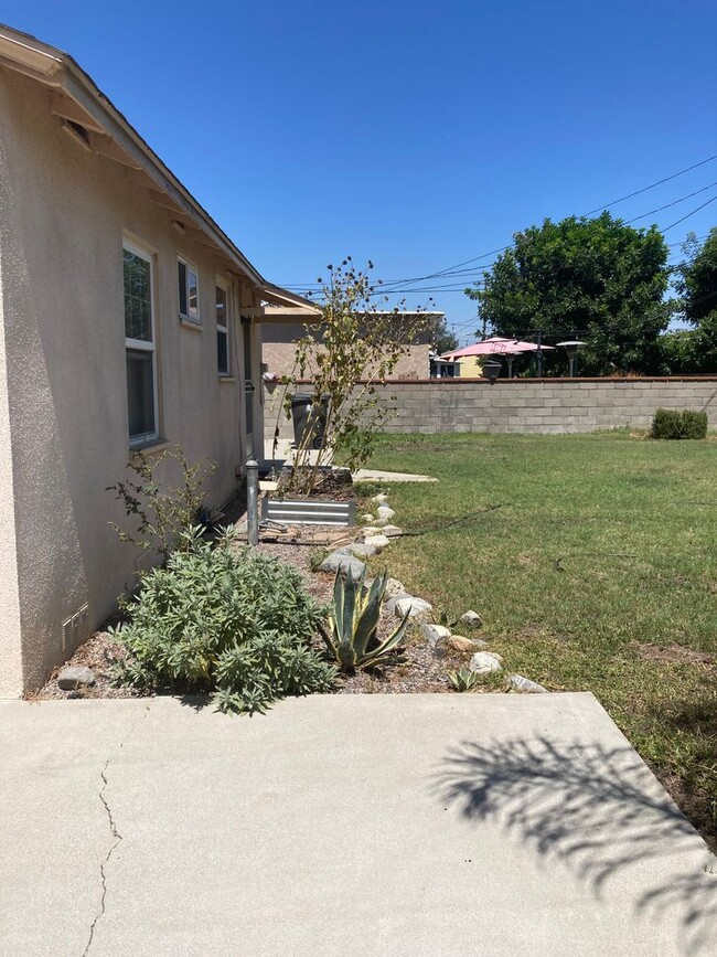Building Photo - SINGLE FAMILY HOME