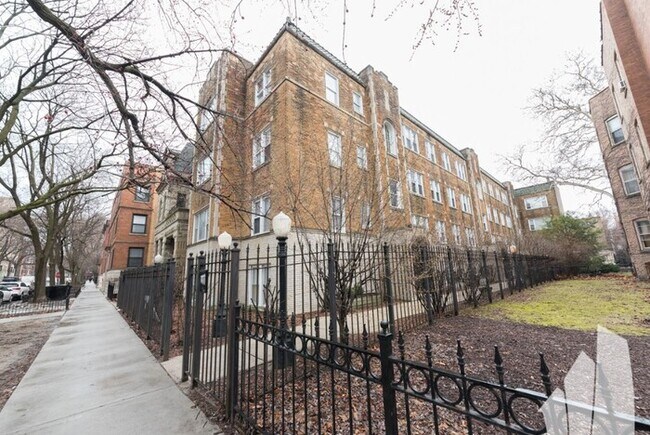 Foto del edificio - 611.5 W Arlington Pl