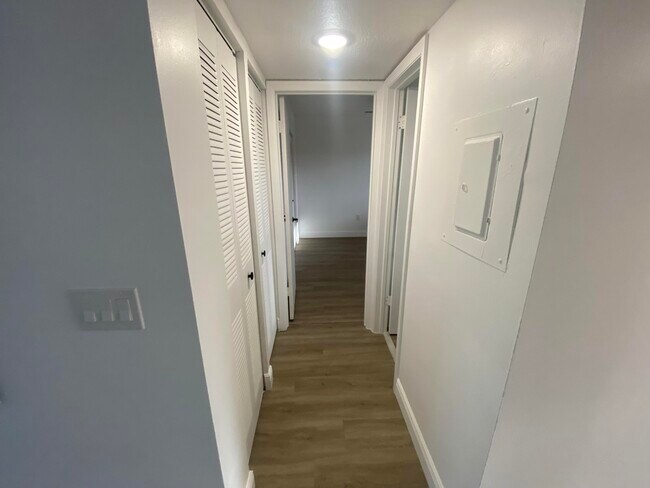 Foto del edificio - 6850 Royal Palm Blvd