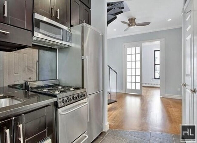 Foto del edificio - E 28TH ST.