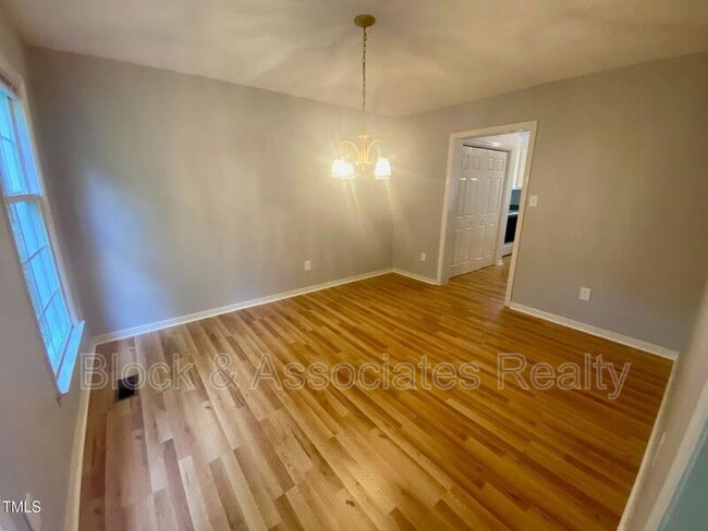Building Photo - 4219 Arbutus Dr